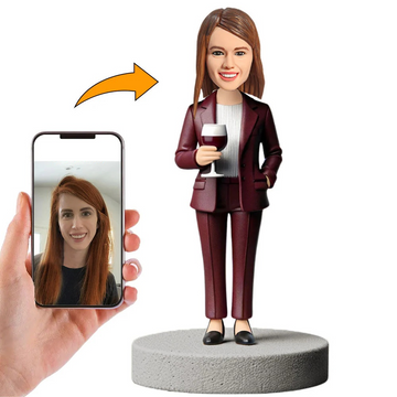 Mujer Sosteniendo una Copa de Vino Tinto Figuras Personalizadas Profesiones con Texto Grabado